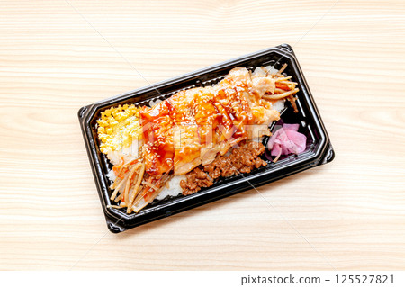 Takeaway chicken teriyaki lunch box 125527821
