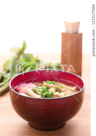 春季奢華:日本虎杖味噌湯 春季奢華:日本虎杖味噌湯 125527989