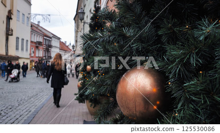 Christmas street in the European city of Lithuania. 125530086