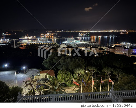 直布羅陀歷史悠久的飯店 The Rock 的夜景 125530442