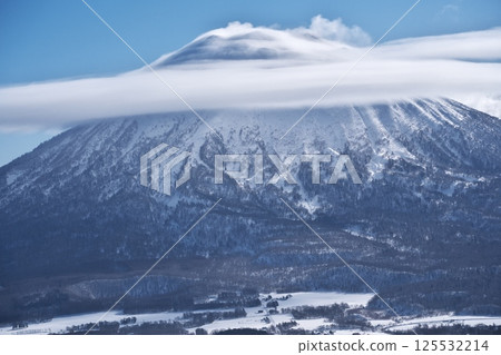 View of Mt. Yotei from the center course of Niseko Tokyu Grand Hirafu slope 125532214