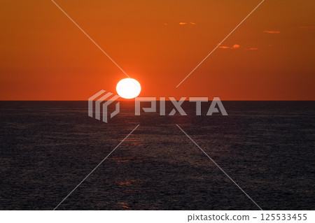 [Sunrise from the Sunflower bound for Sapporo Oarai] 125533455