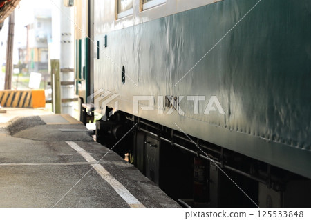 KR301 parked at Nishigobo Station on the Kishu Railway (Gobo City, Wakayama Prefecture, Japan) 125533848