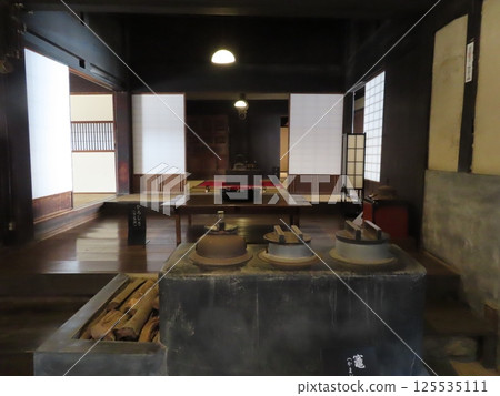 兵庫縣龍野市揖保川町新在池町的江戶時代後期古民居、村長住宅、富農住宅、重要文化財產長富家住宅內部 兵庫縣龍野市揖保川町新在池町的江戶時代後期古民居、村長住宅、富農住宅、重要文化財產長富家住宅內部 125535111