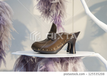 巴寶莉 (Burberry) 皮革陶藝木屐 125535208