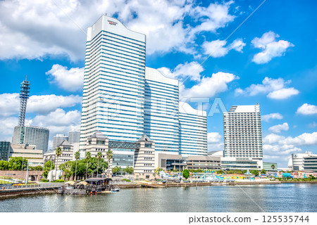 Cityscape of Sakuragicho, Yokohama Queen's Square 125535744