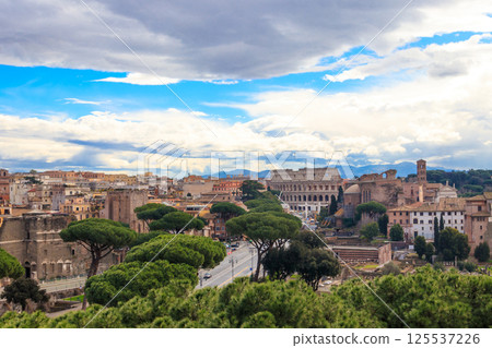 View of historical center of Rome with Colosseum from monument of Vittorio Emanuele Vittoriano observation deck, Italy 125537226