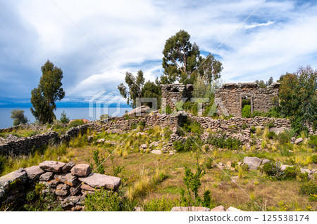 Pre-Inca archaeological site on Taquile Island, Lake Titicaca, Peru Pre-Inca archaeological site on Taquile Island, Lake Titicaca, Peru 125538174