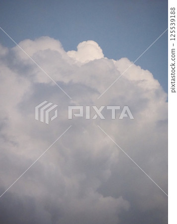 夏季積雨雲 125539188