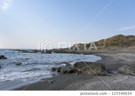 Kurosaki Coast on the Miura Peninsula, with its black sand beach and rocky area 125540034