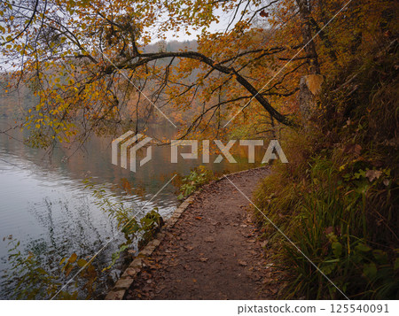 Plitvice Lakes in Croatia during autumn 125540091