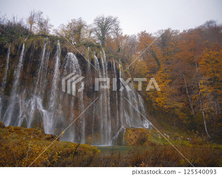 Plitvice Lakes in Croatia during autumn 125540093
