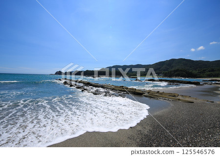 Scenery of Sakurahama Beach in Tosashimizu City, Kochi Prefecture 125546576