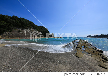 Scenery of Sakurahama Beach in Tosashimizu City, Kochi Prefecture 125546754