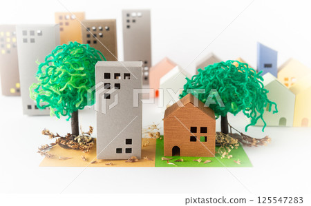 Annoying branches growing beyond the property, apartments, detached houses 125547283
