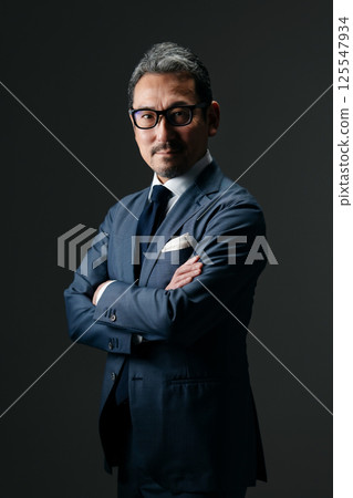 Businessman portrait 125547934
