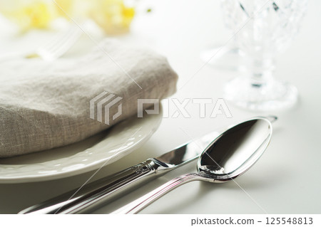 Table setting (simple image) Table setting (simple image) 125548813