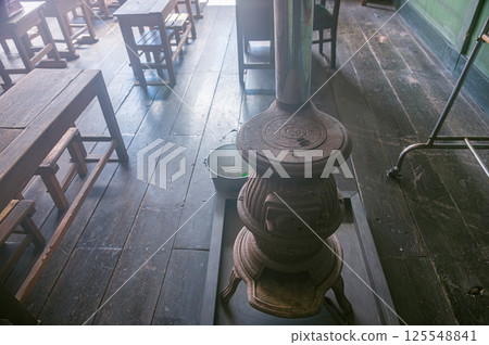 教室裡的達摩爐[舊木澤小學] 125548841