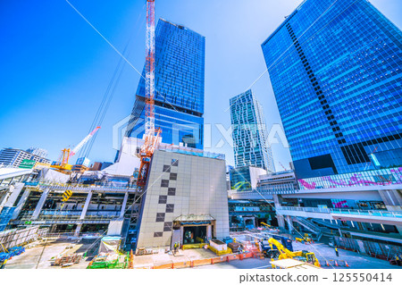 日本東京城市景觀西出口關閉。新的西口入口走廊現在位於左後方......再見,澀谷站西口 日本東京城市景觀西出口關閉。新的西口入口走廊現在位於左後方......再見,澀谷站西口 125550414