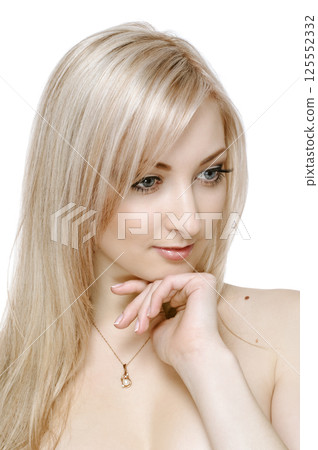 beauty blonde 125552332