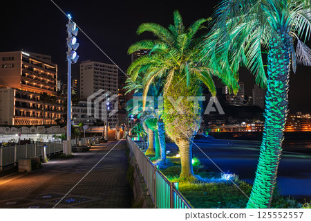 Atami Sun Beach at night: Fantastic lighting 125552557