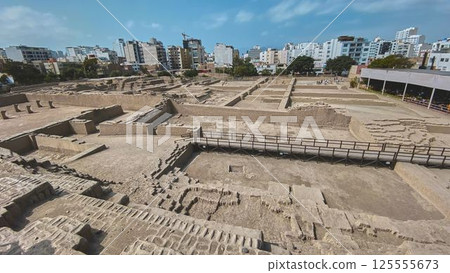 Huaca pucllana ruins showing adobe and clay structures in miraflores, lima, peru 125555673