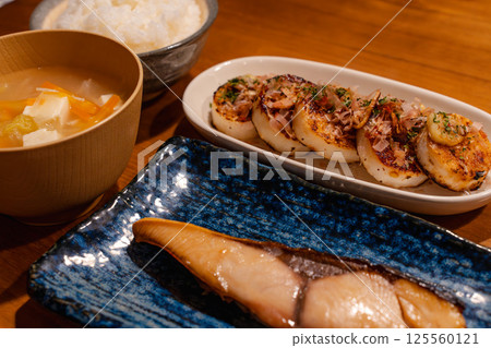 日式烤蘿蔔魚套餐 日式烤蘿蔔魚套餐 125560121