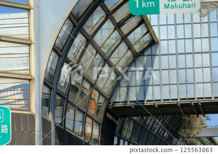 Expressway soundproof wall (Keiyo Road) 125563863