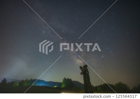 Beautiful starry sky at Ukan Jozan Park in Takahashi, Okayama Prefecture, Japan Beautiful starry sky at Ukan Jozan Park in Takahashi, Okayama Prefecture, Japan 125564317