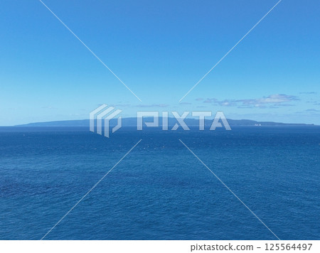 [Okushiri Island seen from the sky] Okushiri Island seen from Setana Town, Hokkaido 125564497
