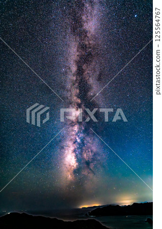 Starry skies and the Milky Way 125564767