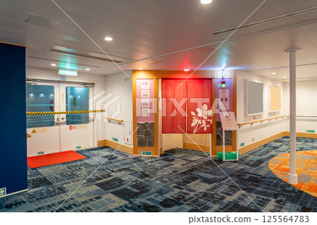 A bath floor on the ferry Settsu bound for Kobe from Shin-Moji Port in Kitakyushu 125564783