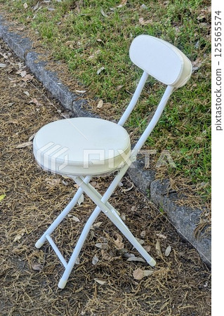 白色折疊椅 白色折疊椅 125565574