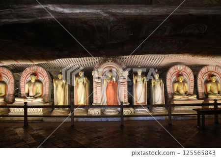 [斯里蘭卡] 丹布拉石窟寺 125565843