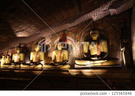 [斯里蘭卡] 丹布拉石窟寺 125565846