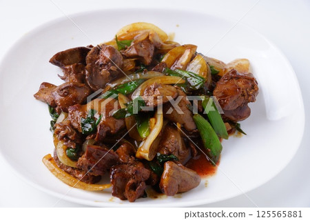 Stir-fried chicken liver 125565881