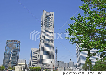 Yokohama Minato Mirai 21 and spring scenery 125566825