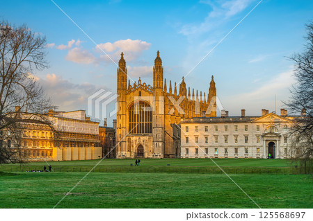 Cambridge city skyline, cityscape of England 125568697