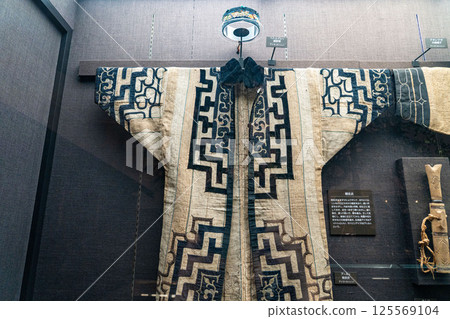 阿伊努人的傳統服飾 阿伊努人的傳統服飾 125569104