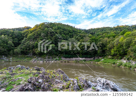 神居古潭的河流與森林風光 125569142