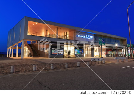 [Ehime Prefecture] Kurushima Kaikyo Service Area at night (Shimanami Kaido) 125570208