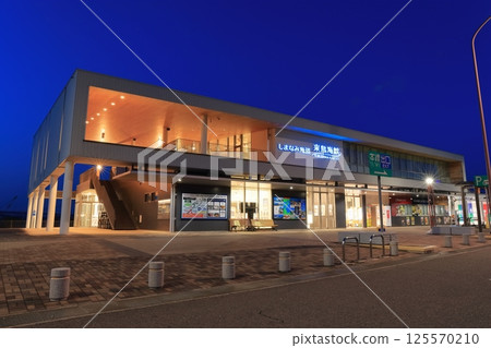 【愛媛縣】來島海峽服務區的夜晚（島波海道） 125570210