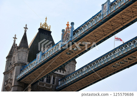London Bridge on the Thames River in London, England 125570686