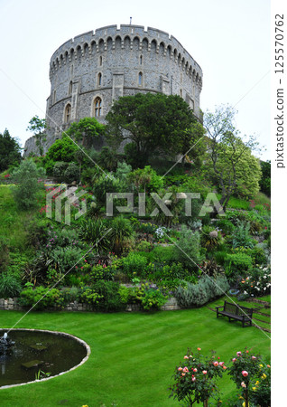 buildings in Windsor Castle, England 125570762