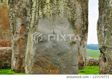 the famous Stonehenge in Britain the famous Stonehenge in Britain 125570771