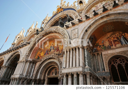 Partial photo of the famous St. Mark's Church in Venice 125571106