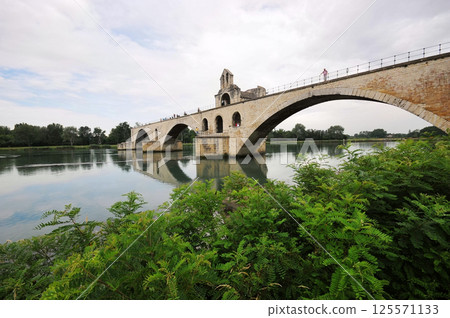 Photo of benezet bridge in Avignon, southern France 125571133