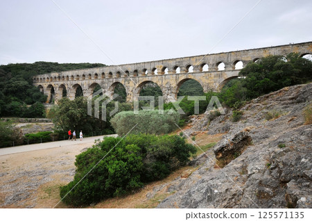 Photo of the famous Gard Waterway Bridge in southern France Photo of the famous Gard Waterway Bridge in southern France 125571135