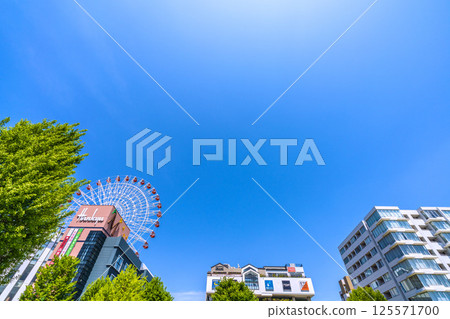 Yokohama cityscape in Japan, overlooking Center Kita Station, Tsuzuki Hankyu Ferris wheel, etc. 125571700