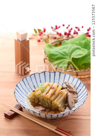 Spring wild vegetable dish: Boiled butterbur and raw dried fish 125573567